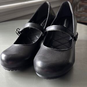 Comfort Plus by Predictions Black Heels Classic Design